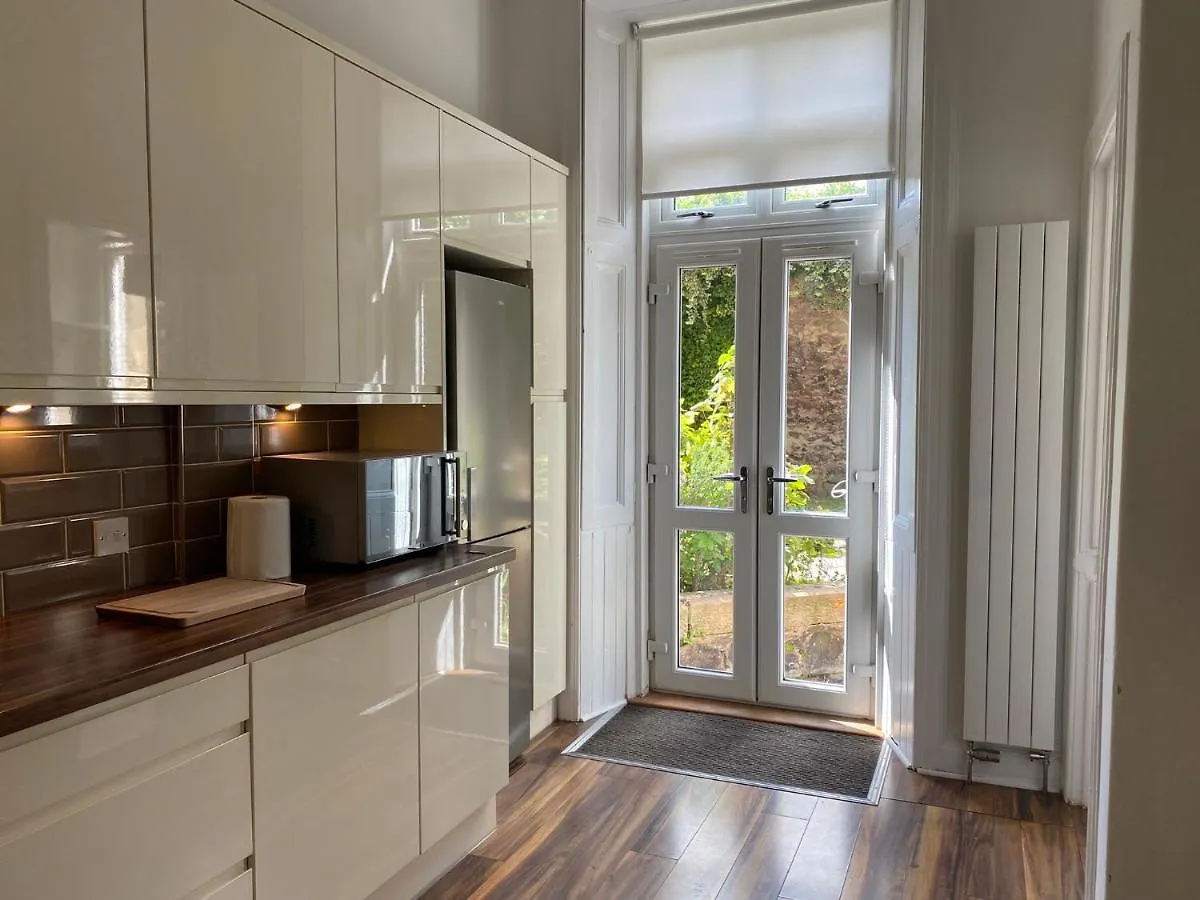 Lovely Main Door 2 Bed Apartment Edimburgo Reino Unido