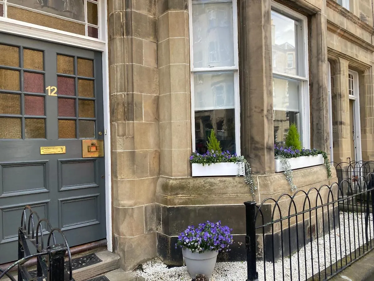 Lovely Main Door 2 Bed Apartment location